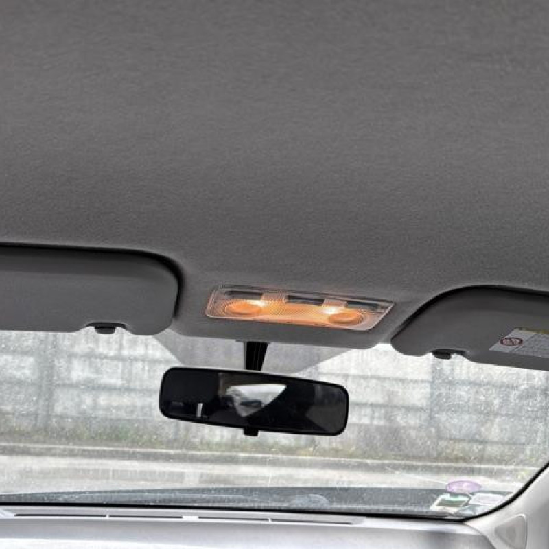 Feu arriere principal droit (feux) TOYOTA YARIS 3 Photo n°17