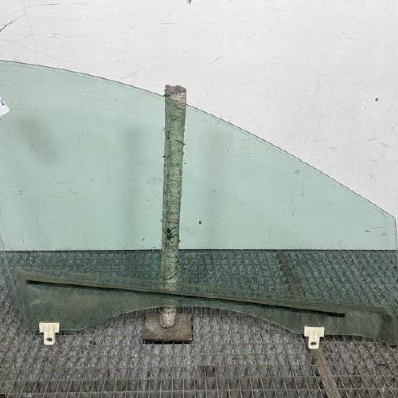 Vitre avant gauche RENAULT MEGANE 3 Photo n°4