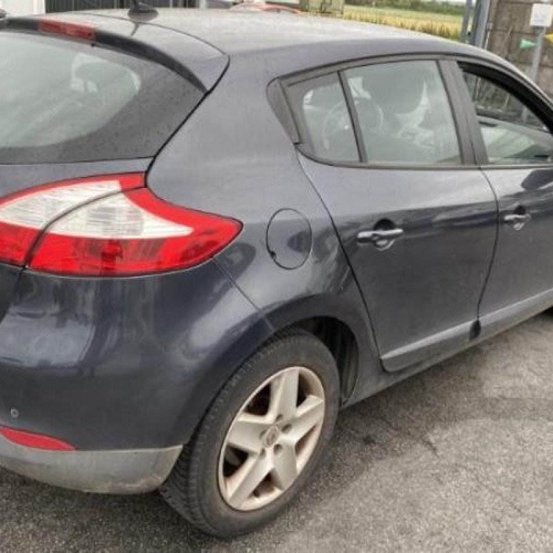 Vitre avant gauche RENAULT MEGANE 3 Photo n°18