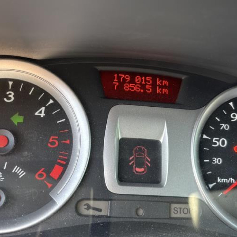 Vitre arriere gauche RENAULT CLIO 3 Photo n°20