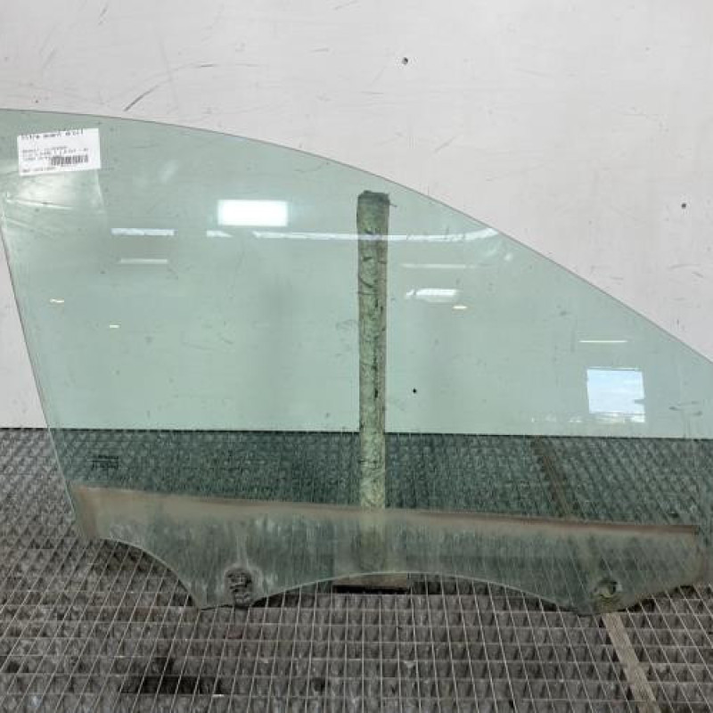 Vitre avant droit RENAULT CLIO 3 Photo n°1