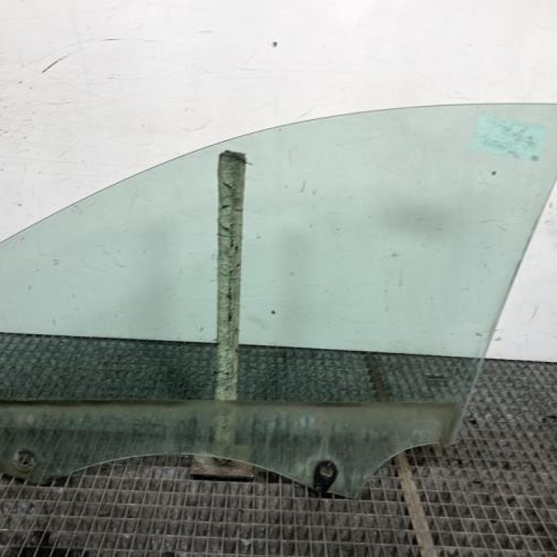 Vitre avant droit RENAULT CLIO 3 Photo n°4