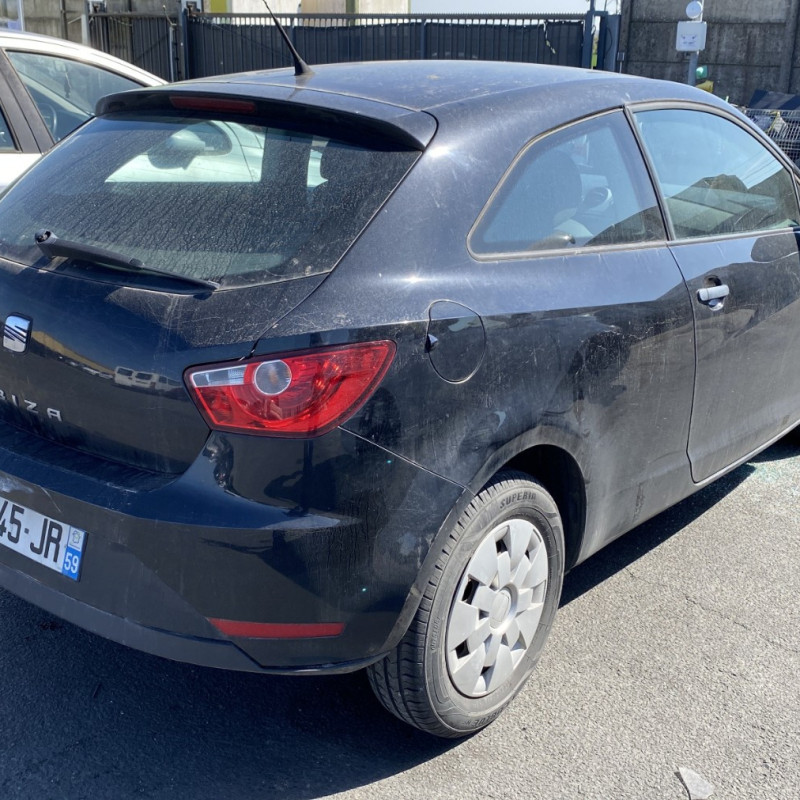 SEAT IBIZA 4 PHASE 1 1.4i - 16V Photo n°3