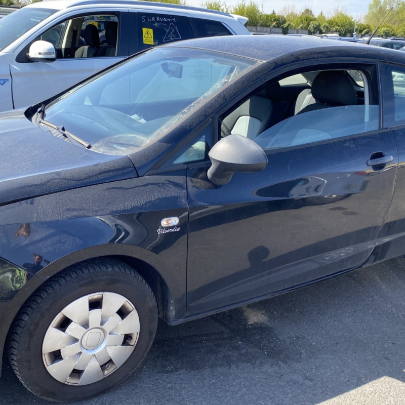 SEAT IBIZA 4 PHASE 1 1.4i - 16V Photo n°6
