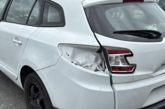 Pare choc arriere RENAULT MEGANE 3