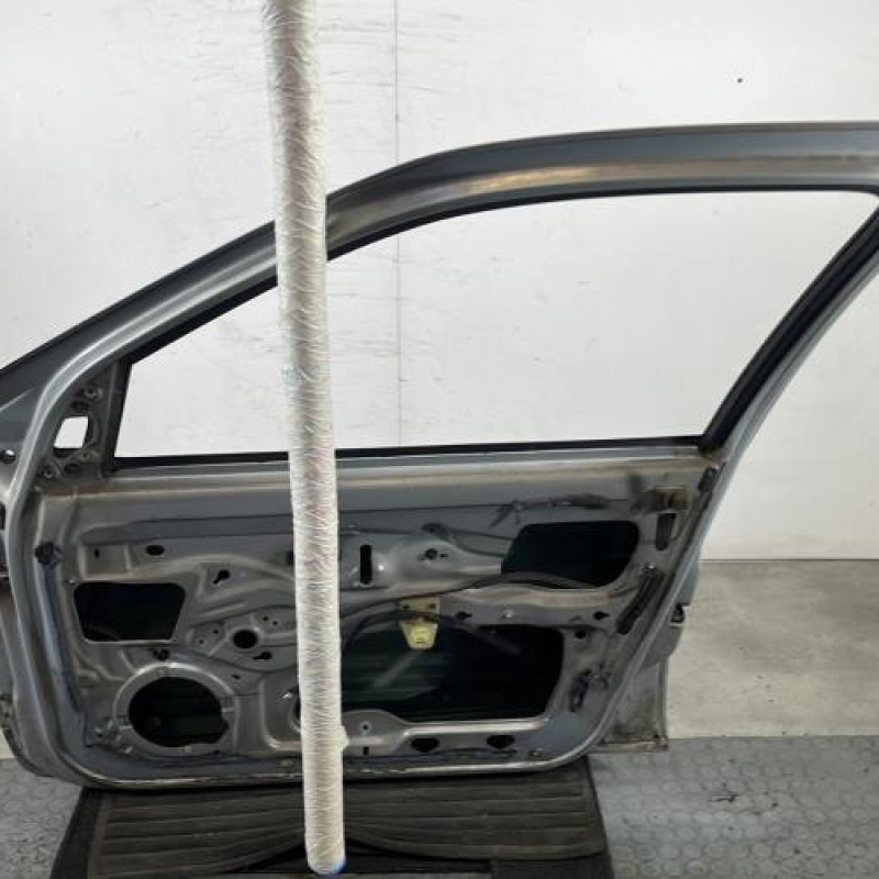 Porte avant droit RENAULT CLIO 2 Photo n°7
