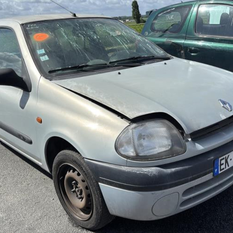 Porte avant droit RENAULT CLIO 2 Photo n°9