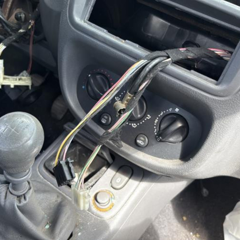 Porte avant droit RENAULT CLIO 2 Photo n°19
