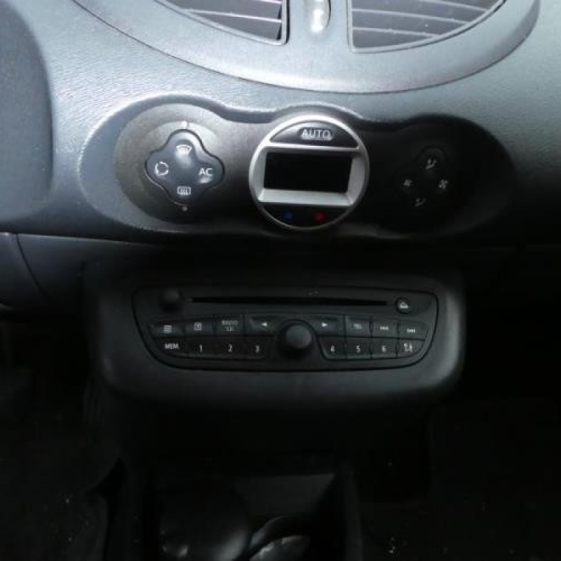 Vitre avant gauche RENAULT TWINGO 2 Photo n°10