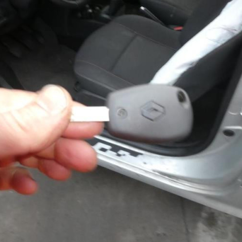 Vitre avant gauche RENAULT TWINGO 2 Photo n°15