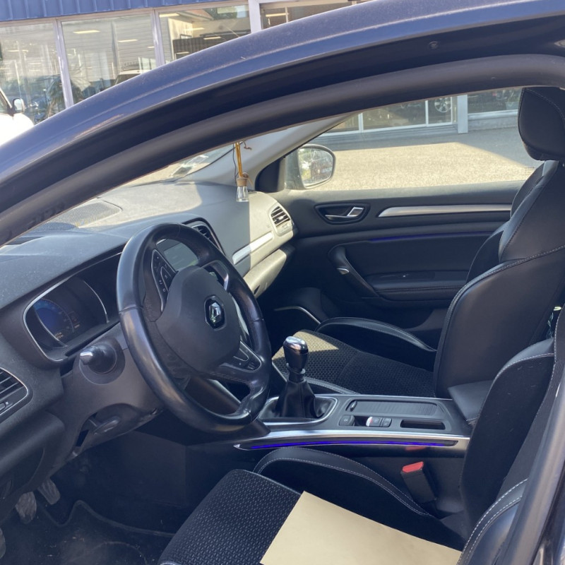 RENAULT MEGANE 4 PHASE 1 1.2i - 16V TURBO TCE 130 Photo n°8