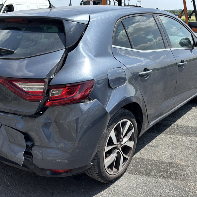 RENAULT MEGANE 4 PHASE 1 1.2i - 16V TURBO TCE 130 Photo n°15