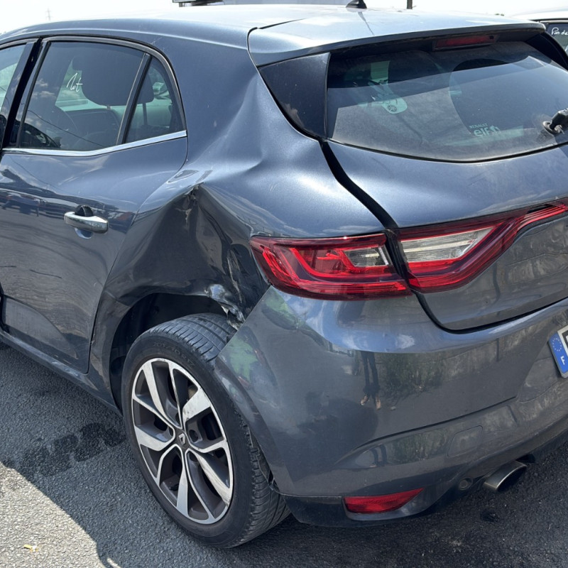 RENAULT MEGANE 4 PHASE 1 1.2i - 16V TURBO TCE 130 Photo n°16