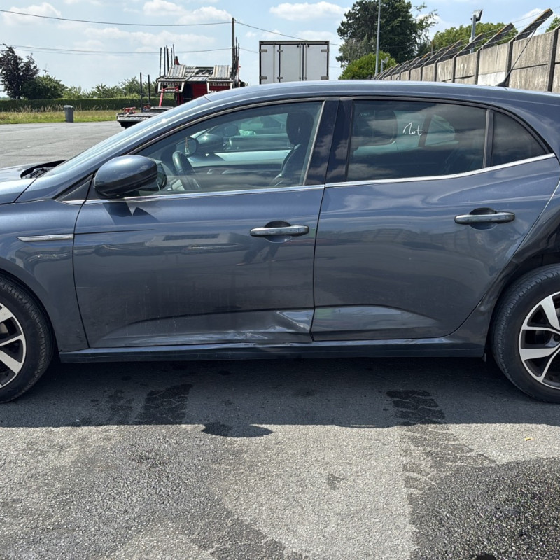 RENAULT MEGANE 4 PHASE 1 1.2i - 16V TURBO TCE 130 Photo n°19