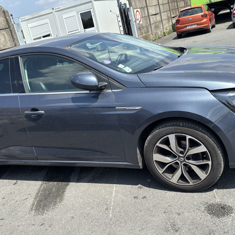 RENAULT MEGANE 4 PHASE 1 1.2i - 16V TURBO TCE 130 Photo n°20
