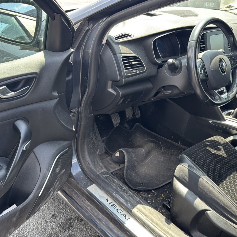 RENAULT MEGANE 4 PHASE 1 1.2i - 16V TURBO TCE 130 Photo n°22