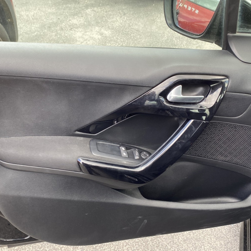 PEUGEOT 208 1 PHASE 2 1.5 BLUE HDI - 16V TURBO Photo n°9