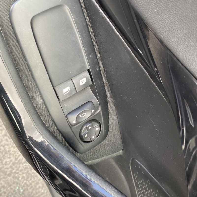 PEUGEOT 208 1 PHASE 2 1.5 BLUE HDI - 16V TURBO Photo n°10