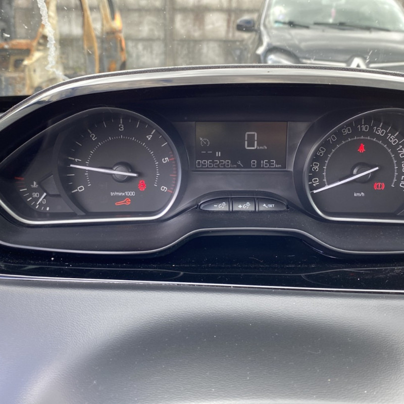 PEUGEOT 208 1 PHASE 2 1.5 BLUE HDI - 16V TURBO Photo n°19