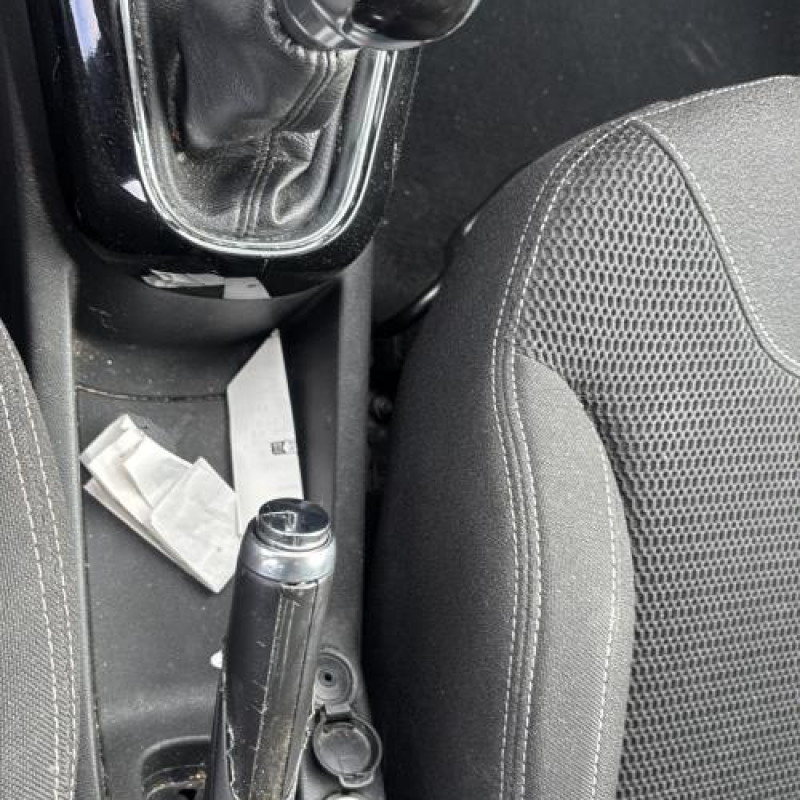 Pare boue avant droit CITROEN DS3 Photo n°17