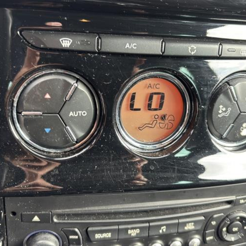Pare boue avant droit CITROEN DS3 Photo n°19