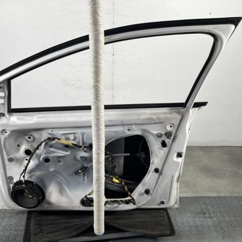 Porte avant droit VOLKSWAGEN POLO 5 Photo n°8