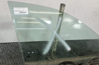 Vitre avant droit VOLKSWAGEN POLO 4