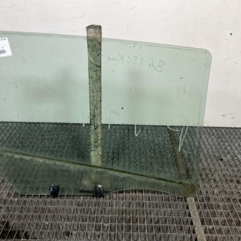 Vitre arriere gauche PEUGEOT 308 2 Photo n°4