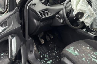 Vitre arriere gauche PEUGEOT 308 2