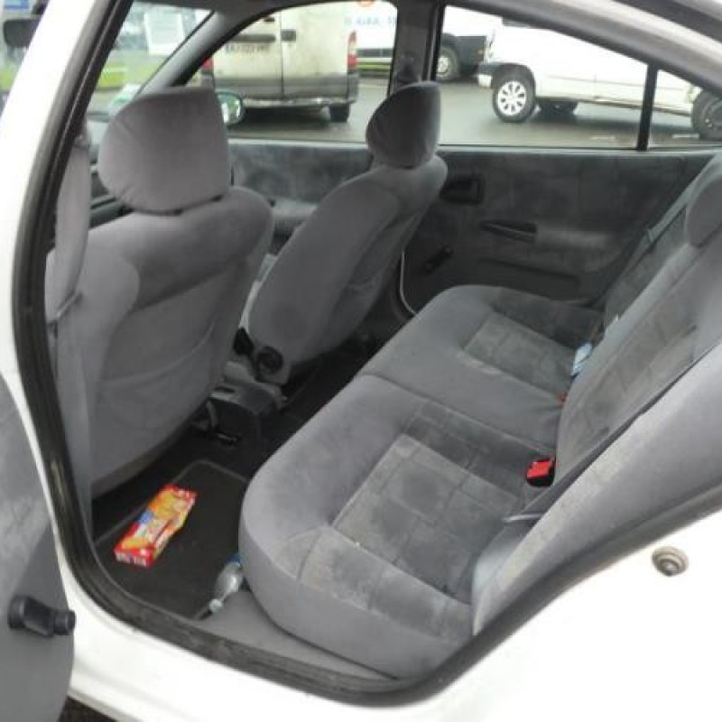 Porte avant droit RENAULT MEGANE 1 Photo n°4