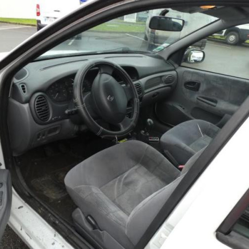 Porte avant droit RENAULT MEGANE 1 Photo n°5