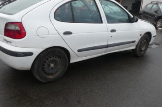 Porte avant droit RENAULT MEGANE 1
