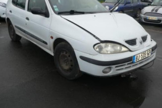 Porte avant droit RENAULT MEGANE 1