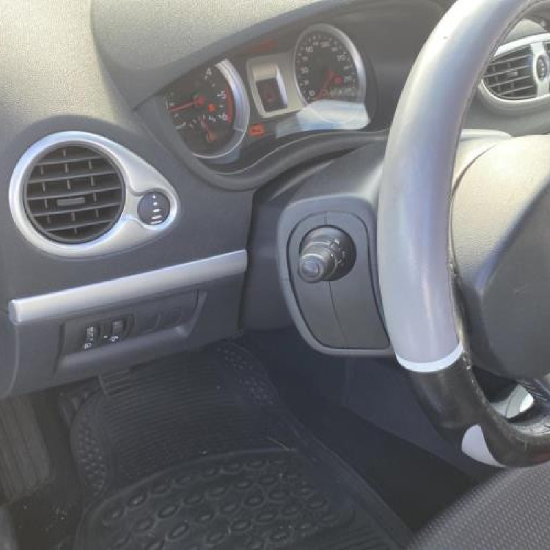 Moteur RENAULT CLIO 3 Photo n°20