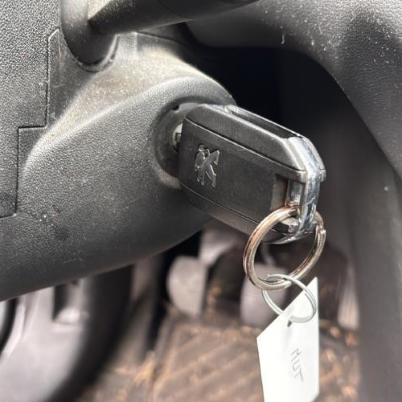 Moteur PEUGEOT 208 1 Photo n°17