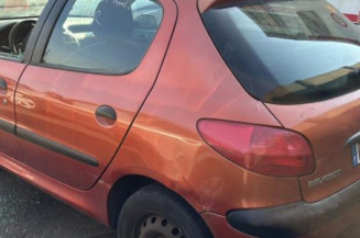 Pare choc arriere PEUGEOT 206