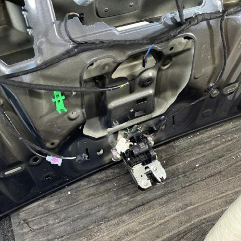 Malle/Hayon arriere SEAT ATECA Photo n°10