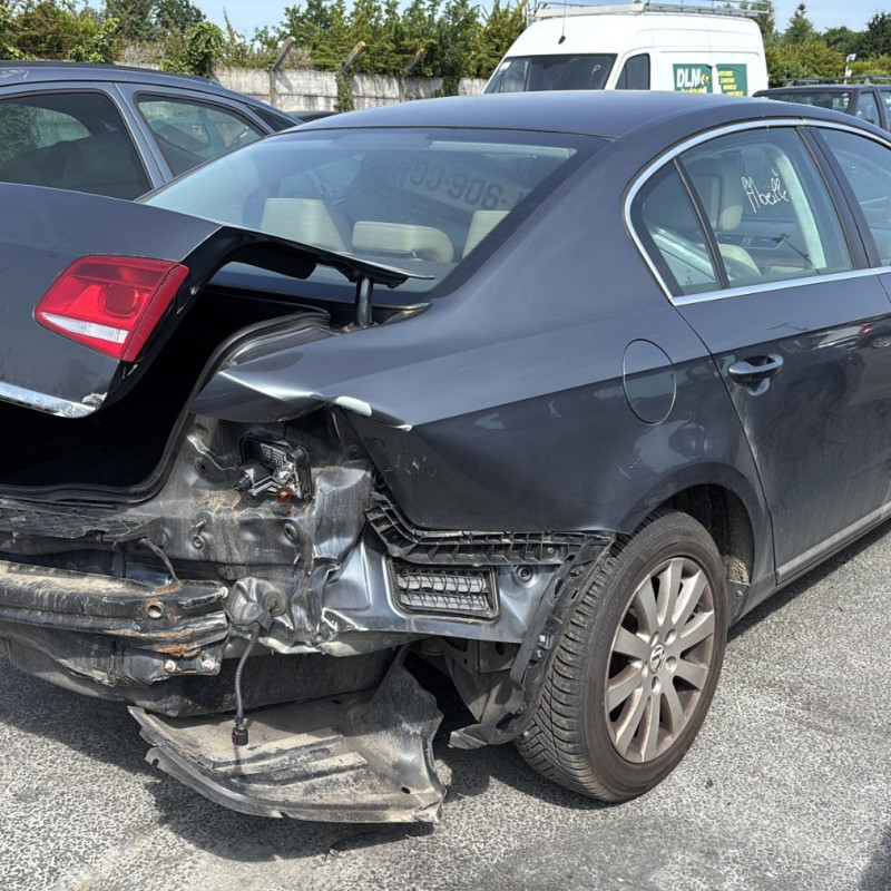 VOLKSWAGEN PASSAT 6 2.0 TDI - 16V TURBO Photo n°3