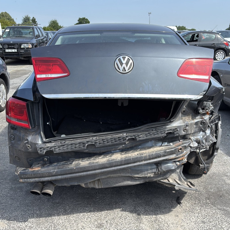 VOLKSWAGEN PASSAT 6 2.0 TDI - 16V TURBO Photo n°5