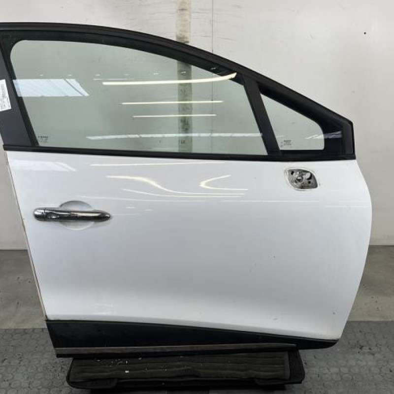 Porte avant droit RENAULT CLIO 4 Photo n°1