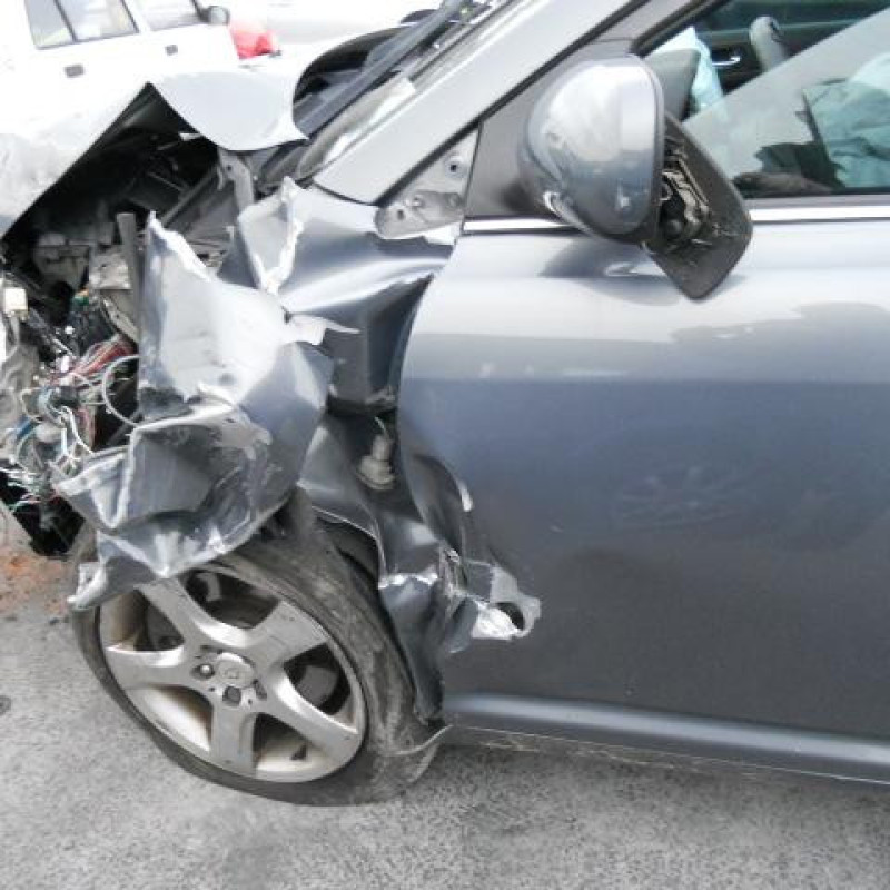 Porte avant droit TOYOTA AVENSIS 2 Photo n°10