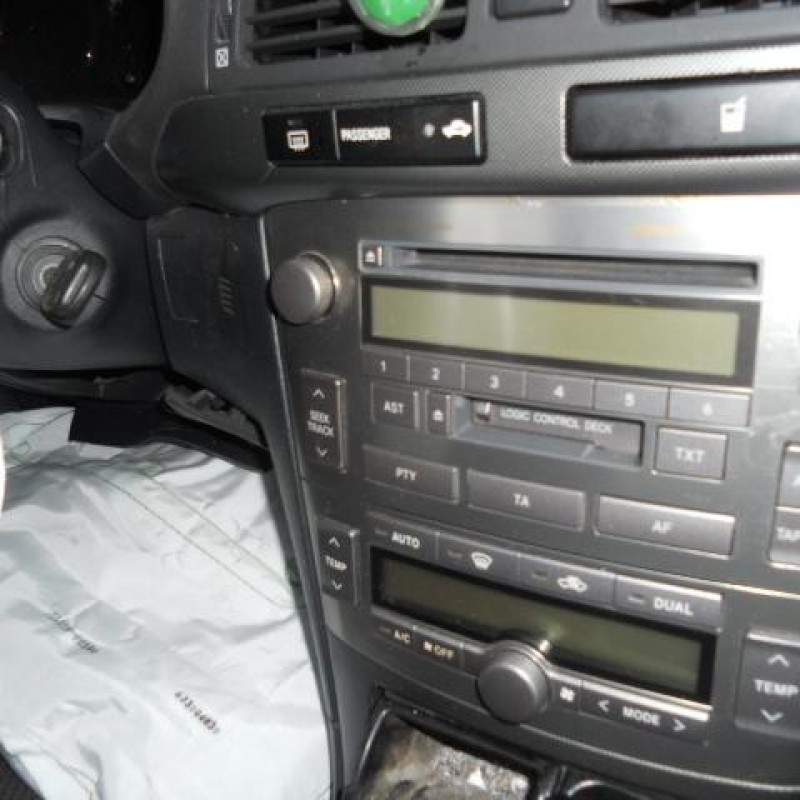 Porte avant droit TOYOTA AVENSIS 2 Photo n°12