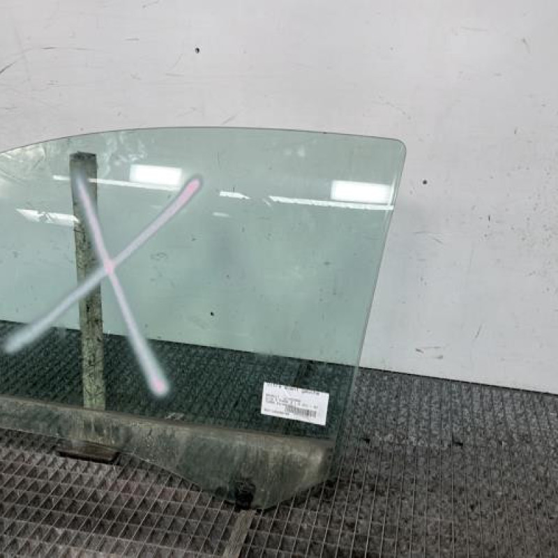 Vitre avant gauche RENAULT CLIO 3 Photo n°3