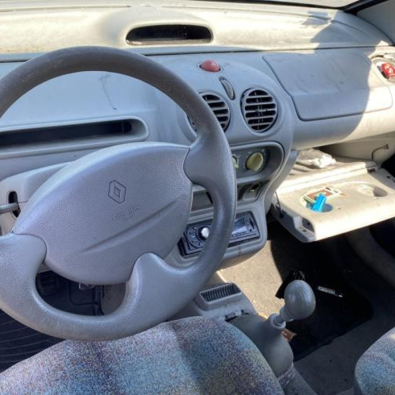 Vitre avant droit RENAULT TWINGO 1 Photo n°17