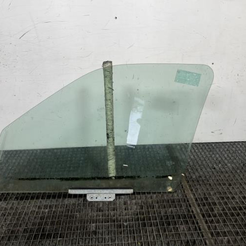 Vitre avant droit FORD FIESTA 4 Photo n°4