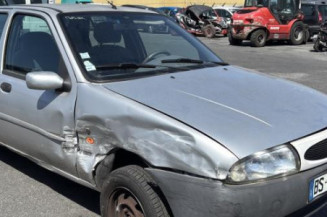 Vitre avant droit FORD FIESTA 4