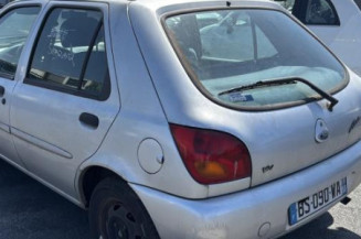 Vitre avant droit FORD FIESTA 4