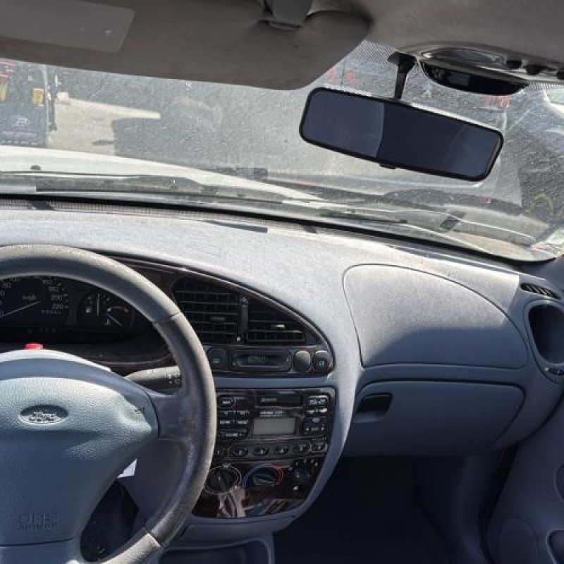 Vitre avant droit FORD FIESTA 4 Photo n°16