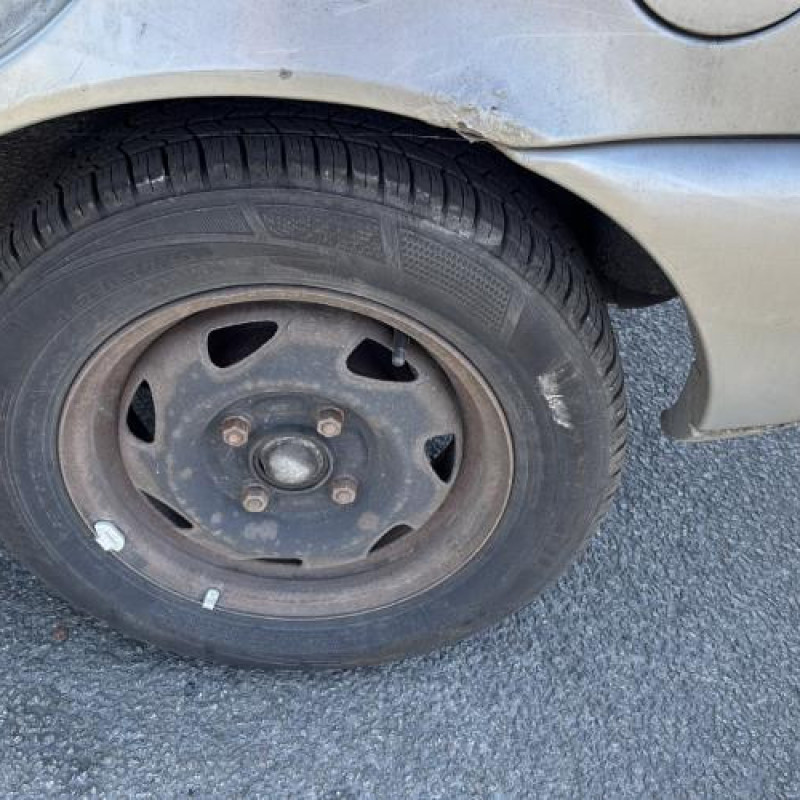 Vitre avant droit FORD FIESTA 4 Photo n°18