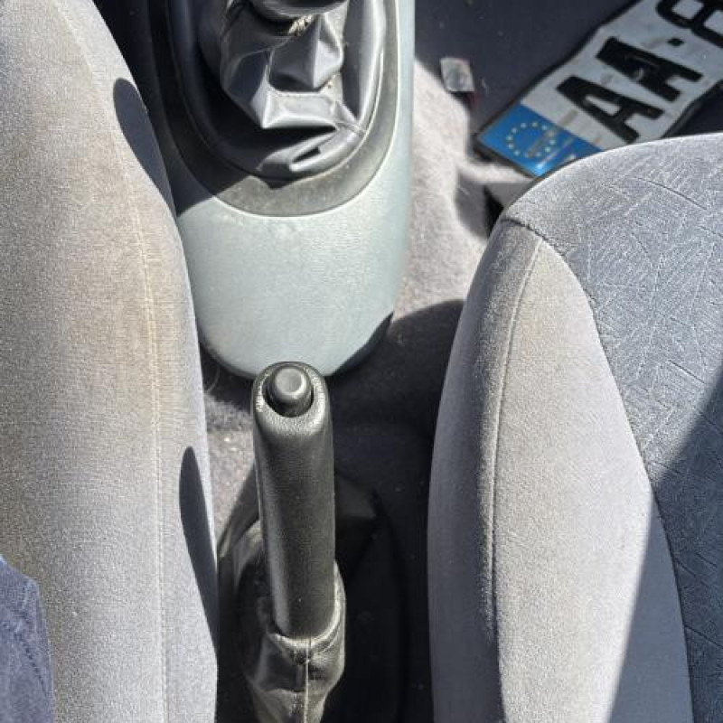 Vitre avant droit FORD FIESTA 4 Photo n°19